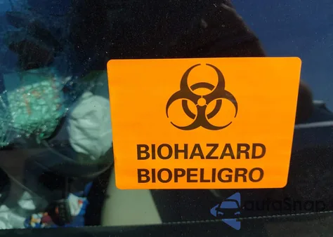 2019 Genesis G90 5.0 Ultimate z USA, uszkodzony, nr VIN KMHG54JH3KU053181